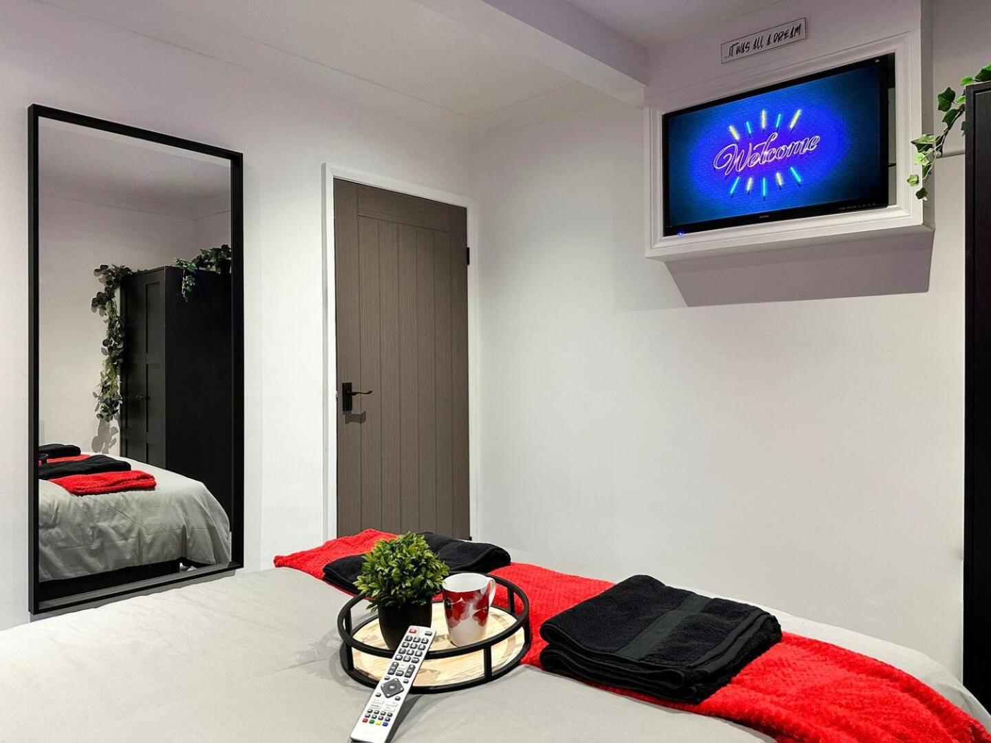 Boutique Backyard Bungalow - Brimsdown Enfield Kültér fotó